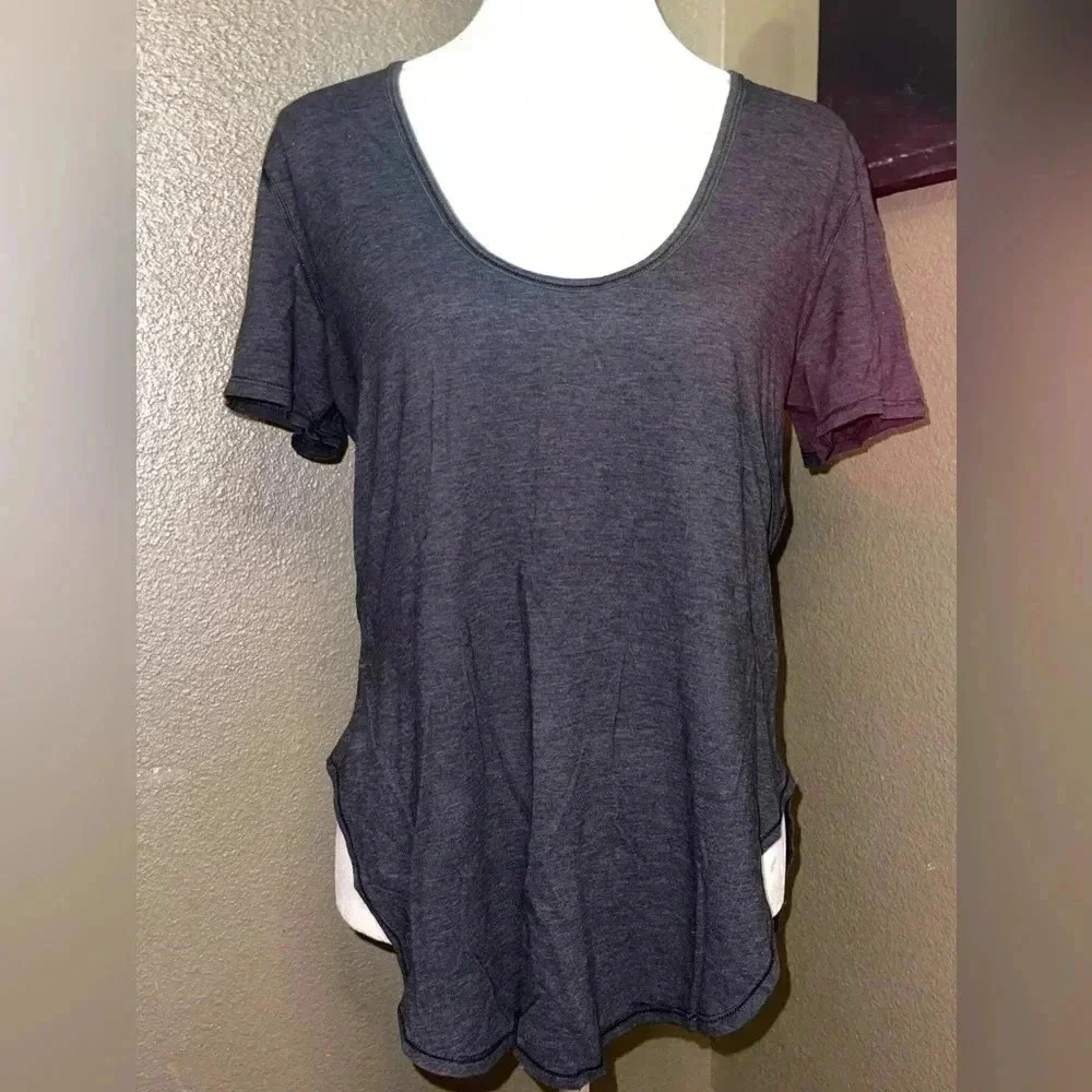 218 Lululemon top - Picture 1 of 5